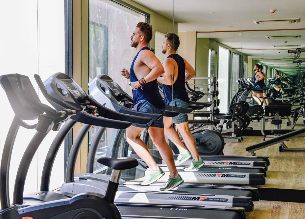 Skyview Resort Phuket Patong Beach Zewnętrze zdjęcie A treadmill in use