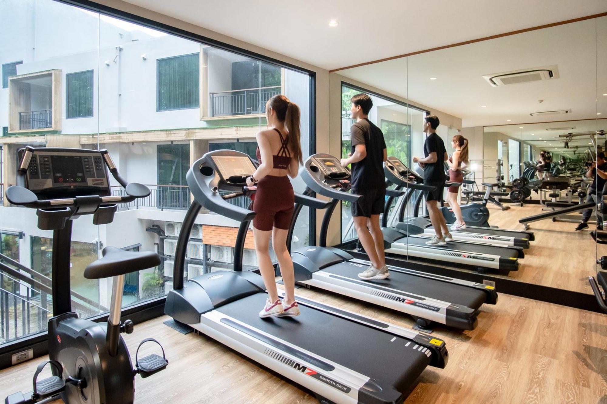 Skyview Resort Phuket Patong Beach Zewnętrze zdjęcie The gym at the University of Law, Birmingham