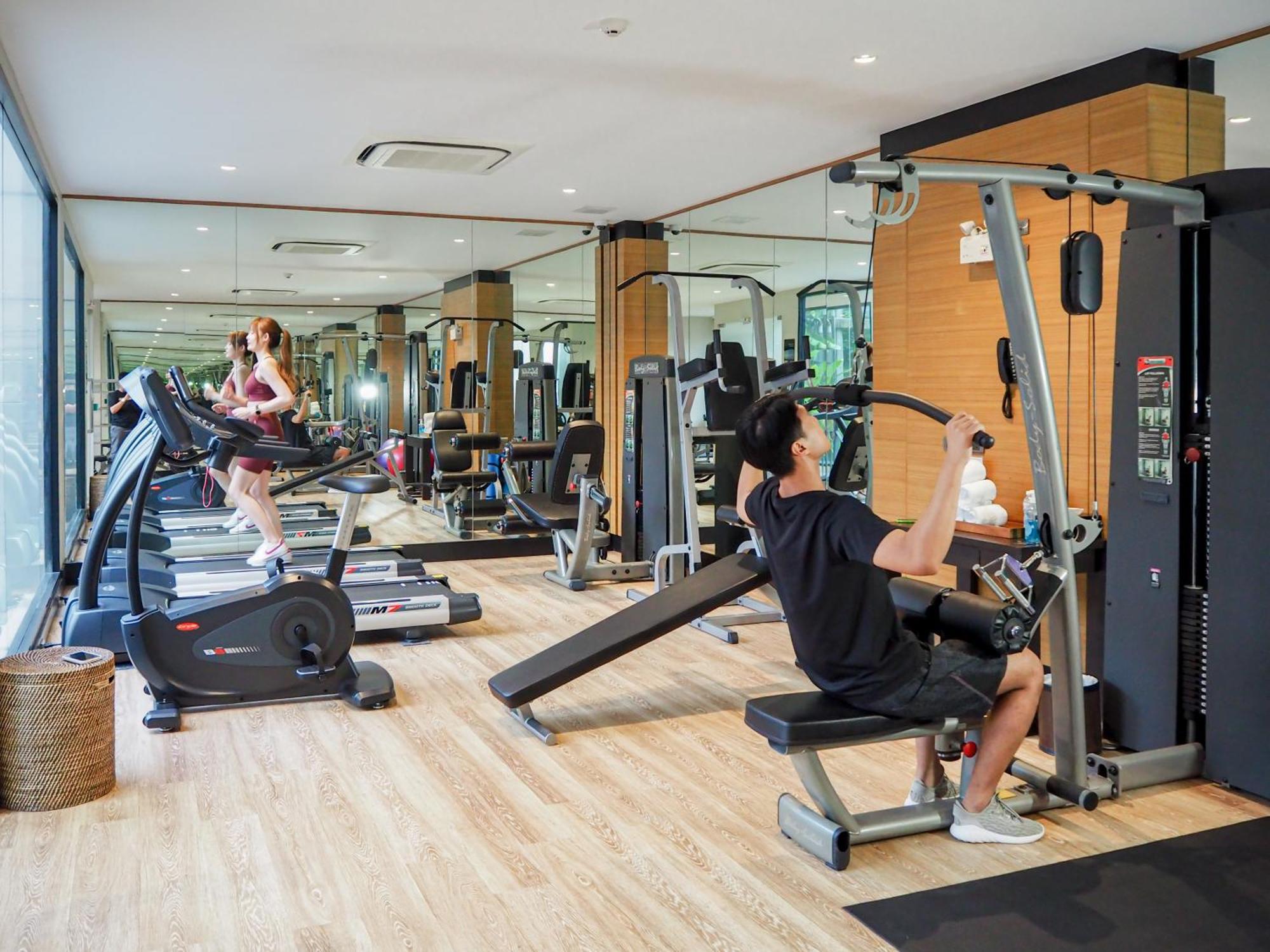 Skyview Resort Phuket Patong Beach Zewnętrze zdjęcie The gym at the hotel